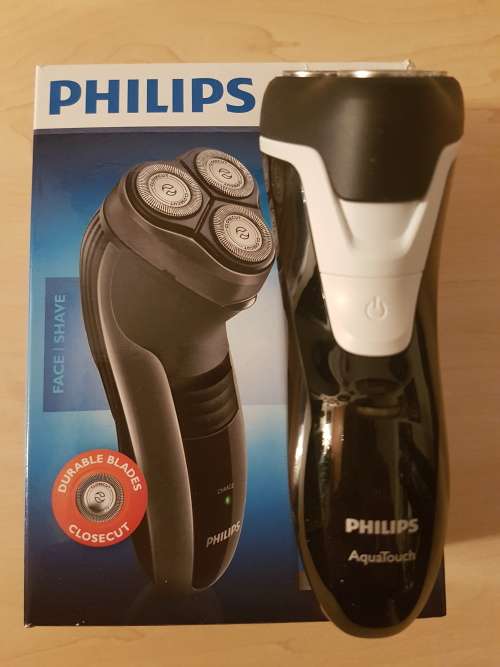 Philips Aqua Touch Wet  and Dry Shaver New (Last One)