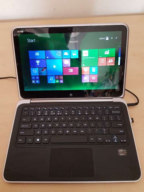 Super Fast Dell XPS 12 Touch Screen i7 256 SSD 12 inch 2-in-1 Laptop Plus Carry Bag