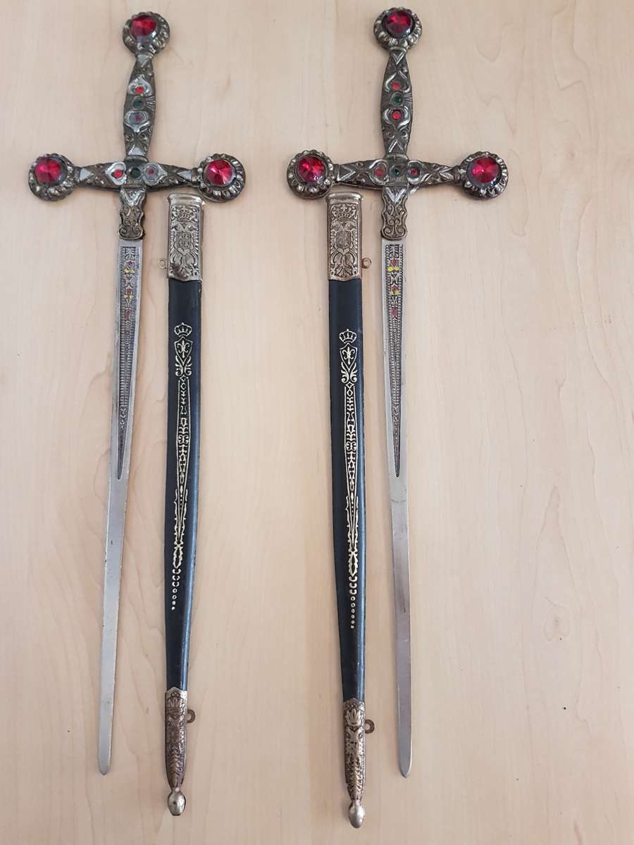 Pair of Patentado Ryc Spanish Decorative Display Swords with Scabbards (Length 50cm)