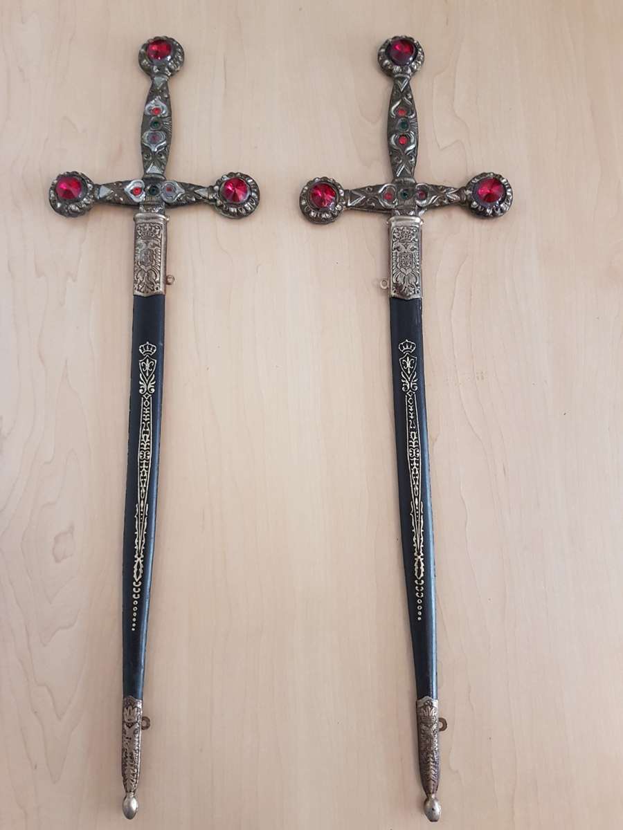 Pair of Patentado Ryc Spanish Decorative Display Swords with Scabbards (Length 50cm)