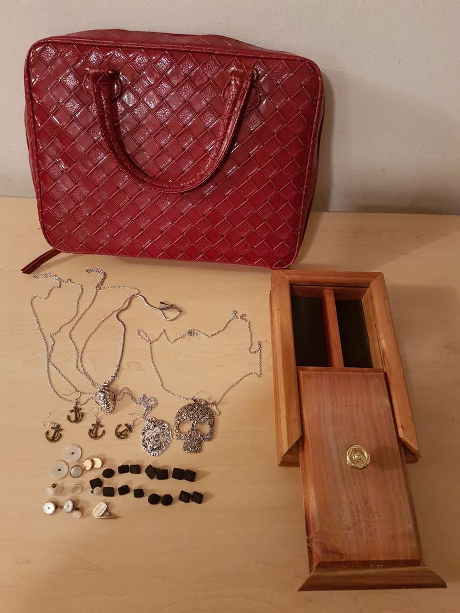 Job Lot of Jewellery & Bar Accessories Including Estee Lauder Bag, Necklaces, Cufflinks, Tins