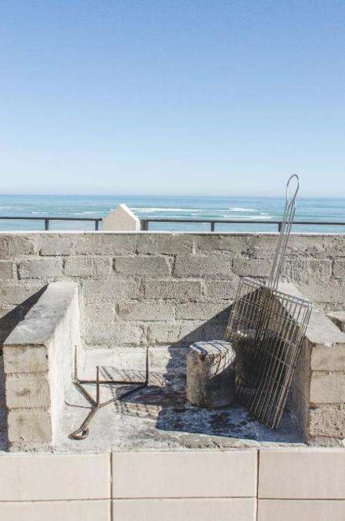 DECEMBER BARGAIN STRAND PAVILION