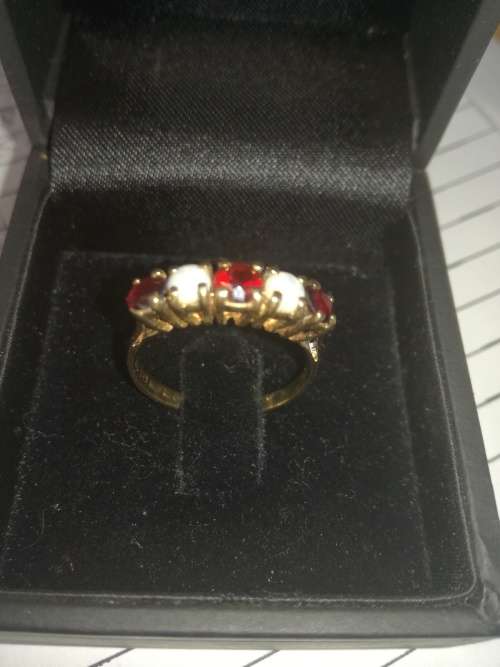 OPAL AND GARNET 9CT GOLD RING