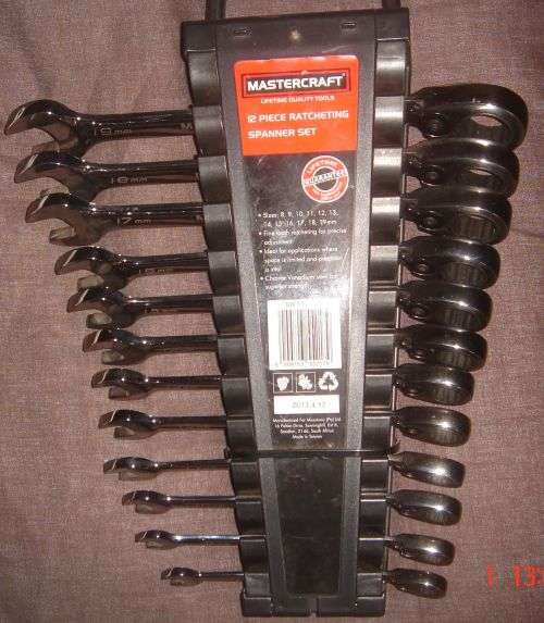 12 PC RATCHETING SPANNER SET BRAND NEW "LAST ONE"