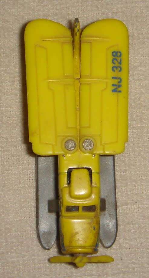 A COLLECTION OFF SMALL METAL AIRPLANES