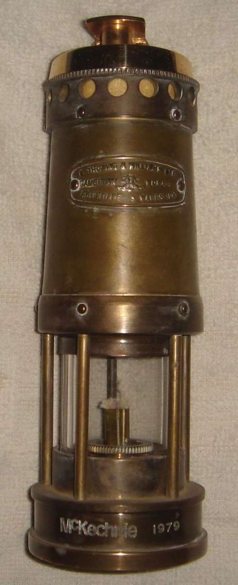 AN OLD MCKECINNIE 1979 MADE BY E THOMAS & WILLIAMS LTD IN ENGLAND