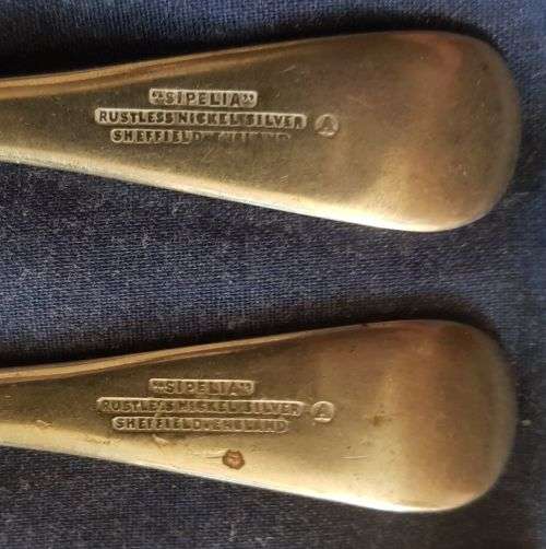 22 FORKS AND 9 KNIVES BIDDING PER ITEM TO TAKE ALL 31 PIECES