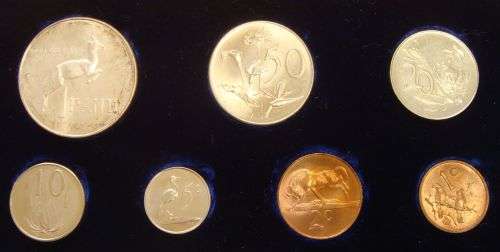 WOW A 1965 PROOFSET WITH SCARES ENGLISH R1, SUID AFRIKA 50c AND ENGLISH 1c COIN