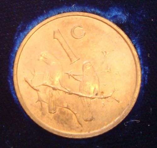 WOW A 1965 PROOFSET WITH SCARES ENGLISH R1, SUID AFRIKA 50c AND ENGLISH 1c COIN