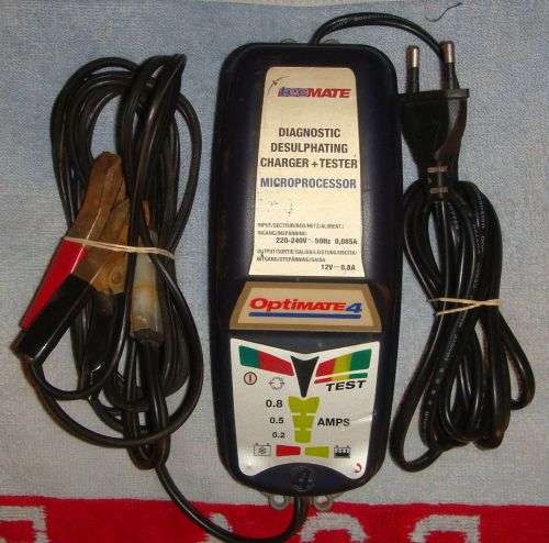 OPTIMATE 4 BATTERY CHARGER IN WORKING CONDITION