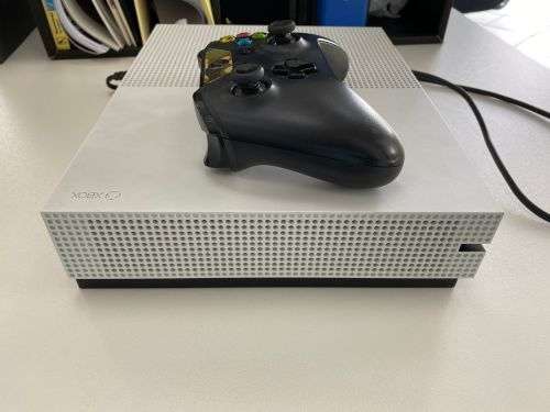 XBox One s