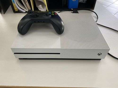 XBox One s