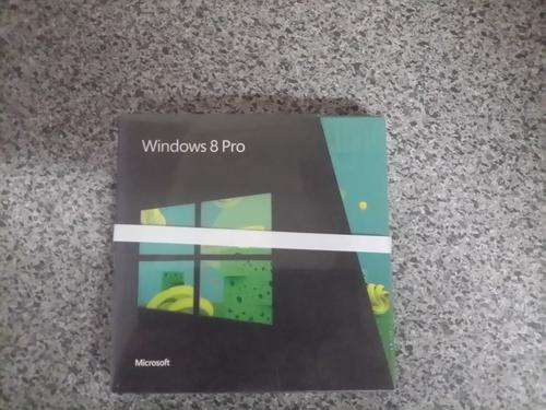Windows 8 Pro (32 + 64 bit)