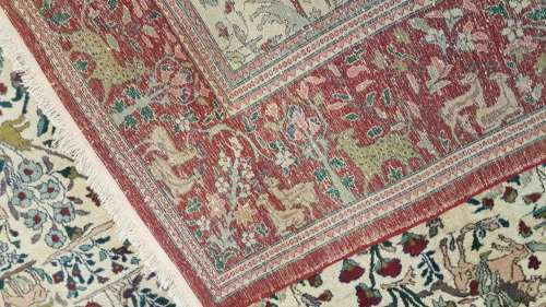 Persian Isfahan Carpet 284cm x 204cm Hand Knotted