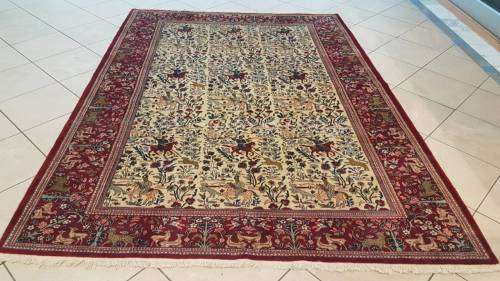Persian Isfahan Carpet 284cm x 204cm Hand Knotted