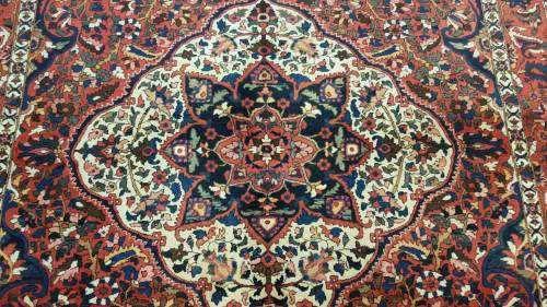 Persian Bakhtiary Carpet 310cm x 210cm hand knotted (with certificate)