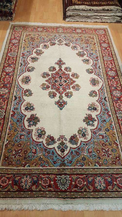 Persian Sarough Carpet 216cm x 140cm Hand Knotted (with certificate)