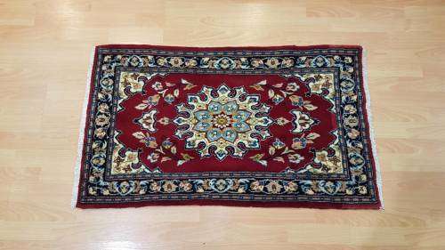 Persian Isfahan Carpet 110cm x 65cm Hand Knotted