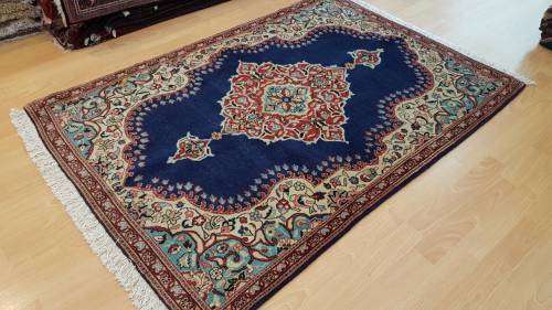 Persian Kashan Carpet 148cm x 101cm Hand Knotted