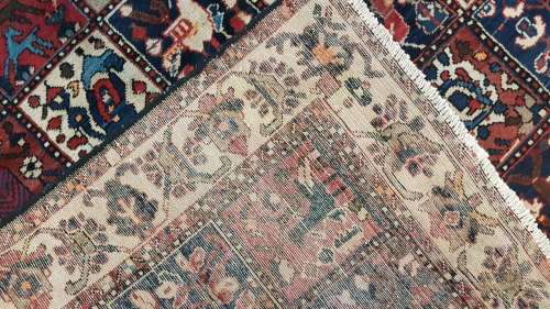 Persian bakhtiary Carpet 291cm x 160cm hand knotted (with certificate)