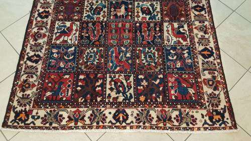 Persian bakhtiary Carpet 291cm x 160cm hand knotted (with certificate)