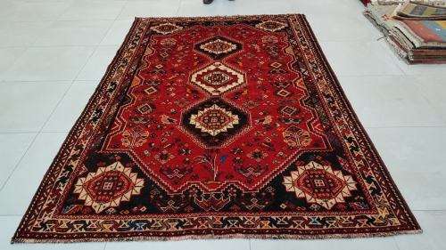 Persian Shiraz Carpet 256cm x 169cm Hand Knotted