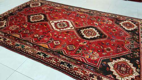 Persian Shiraz Carpet 256cm x 169cm Hand Knotted