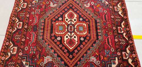 Persian Bakhtiary Carpet 213cm x 160cm Hand Knotted