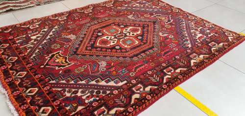 Persian Bakhtiary Carpet 213cm x 160cm Hand Knotted