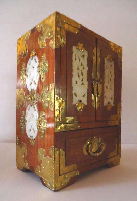 VINTAGE CHINESE HARDWOOD JEWELLERY BOX