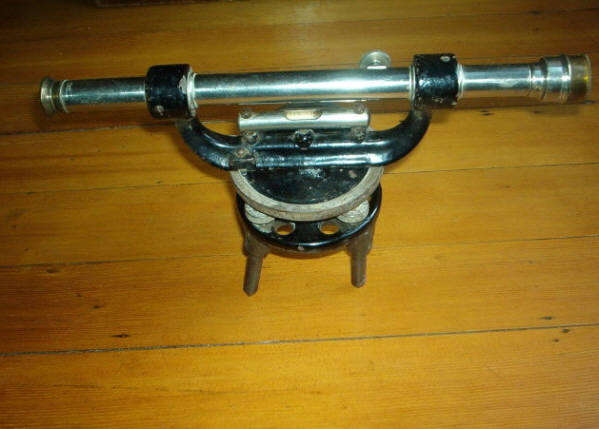 STARRETT LEVELING INSTRUMENT WITH TELESCOPE No.101-C