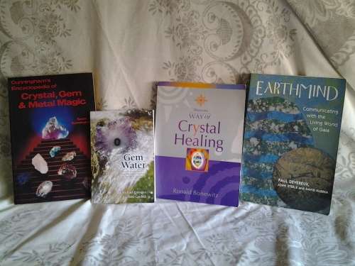 4 GREAT BOOKS - CRYSTAL, GEM & METAL MAGIC - GEM WATER - CRYSTAL HEALING - EARTHMIND -- R100 EACH