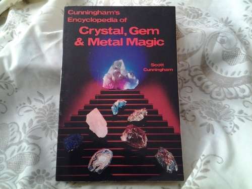 4 GREAT BOOKS - CRYSTAL, GEM & METAL MAGIC - GEM WATER - CRYSTAL HEALING - EARTHMIND -- R100 EACH