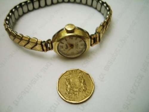 FABULOUS VINTAGE PETITE LADIES SWISS EVERITE WATCH