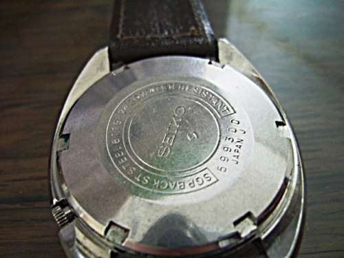 VINTAGE SEIKO 5 AUTOMATIC FOR PARTS OR REPAIR