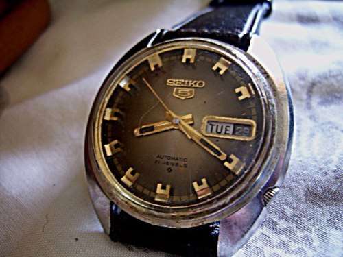 VINTAGE SEIKO 5 AUTOMATIC FOR PARTS OR REPAIR