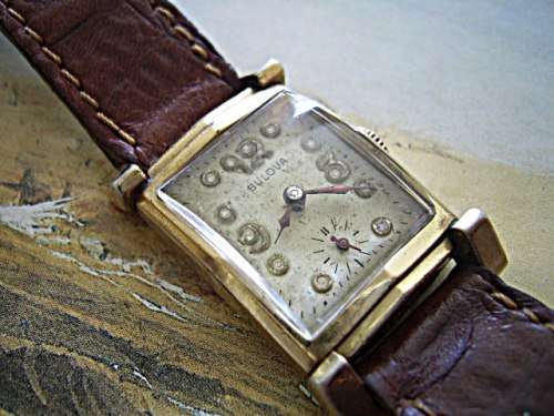 VINTAGE BULOVA 1947 DIAMOND DIAL
