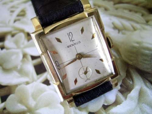 A VERY RARE, BREATH-TAKING, VINTAGE BENRUS WATCH FROM THE 1940'S