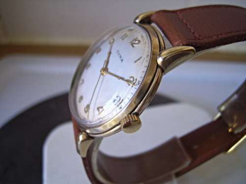 VINTAGE 9 KT GOLD CYMA BIG PILOT WATCH FROM THE 40'S