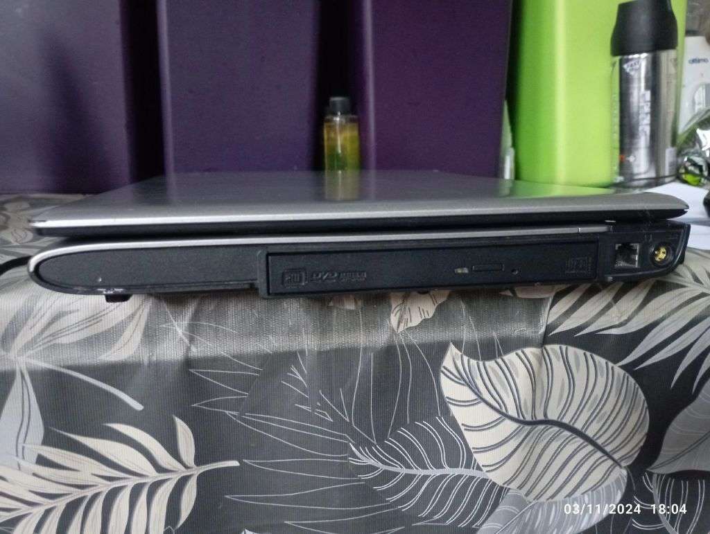 Acer Inspire 5050 14`/AMD Turion 2.2Ghz/4GB RAM/250GB Notebook W7 & Office