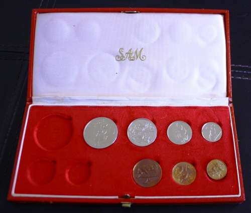1977 PARTIAL PROOF SET IN RED S.A. MINT BOX - R1 START