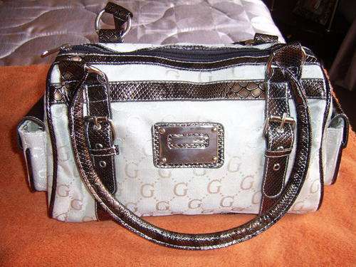Gorgeous Guess Fashion Handbag......