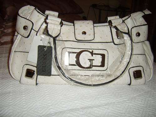 **STUNNING GUESS HANDBAG***IVORY WHITE***********