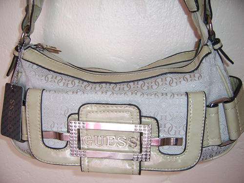 *****DESIGNER GUESS HANDBAG ****** NEW IN STYLE*************