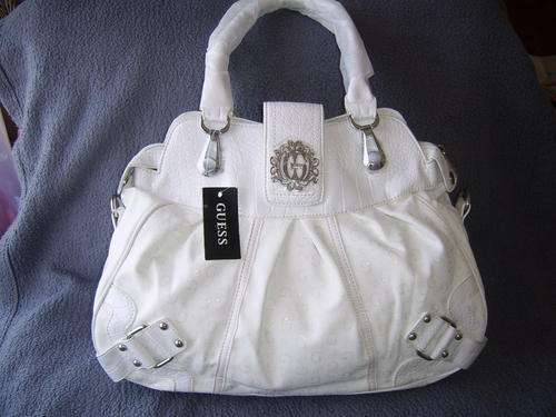 *****ELEGANT AND STUNNING GUESS HANDBAG ****** NEW IN STYLE*****LOVELY WHITE**********