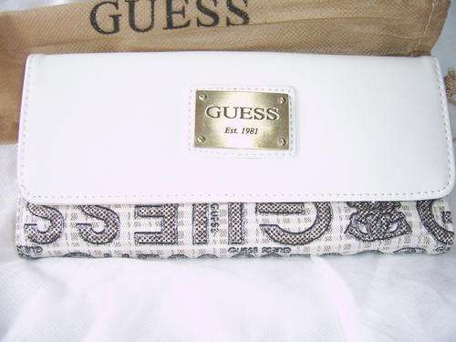 *****ELEGANT AND LOVELY GUESS PURSE******