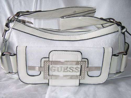****LOVELY GUESS HANDBAG IN WHITE COLOR*****