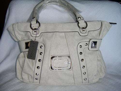 ELEGANT AND STUNNING GUESS HANDBAG