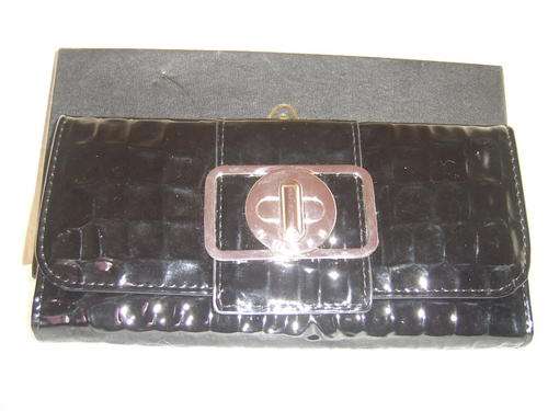 *****ELEGANT AND LOVELY GUESS PURSE******
