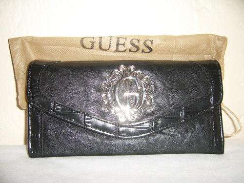 STUNNING and LOVELY GUESS PURSE  : )